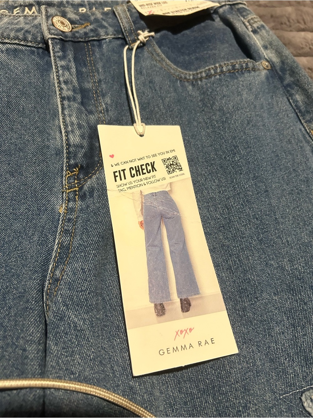 Gemma Rae mid-rise, wide-leg, non-stretch (with star Patch’s) denim jeans - Picture 3 of 10